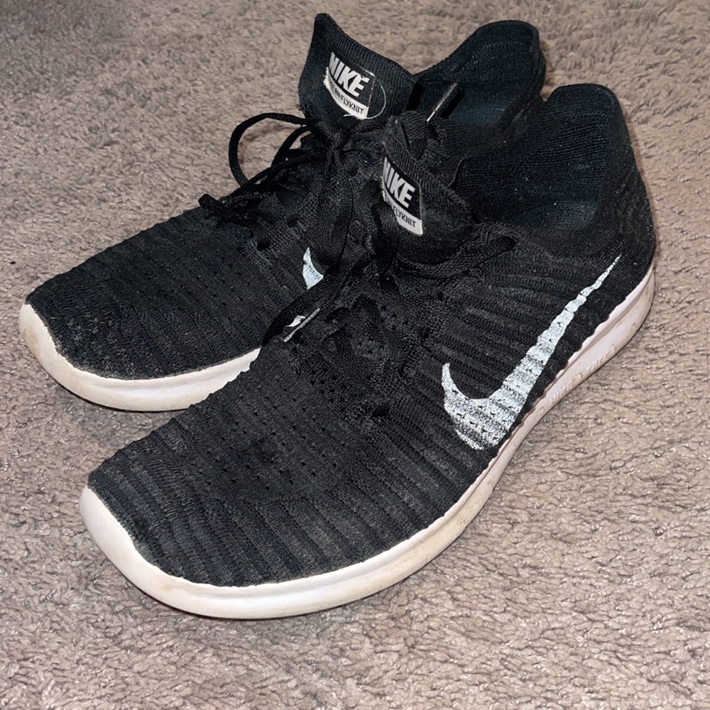 Men’s Nike running sneakers